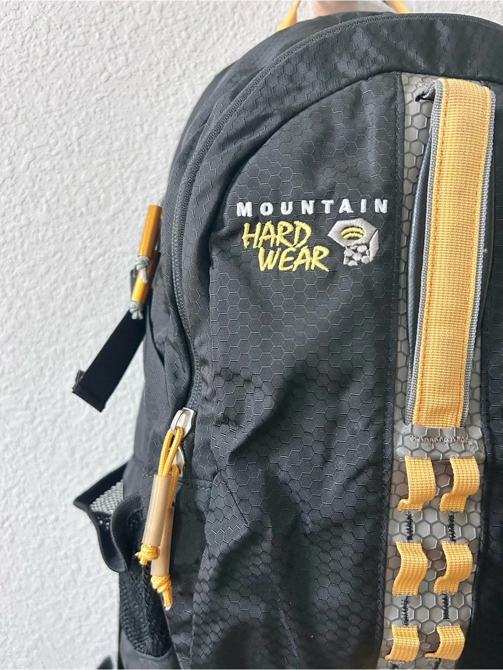 Vintage Mountain Hardwear Black & Yellow Lander Bag Pack y2k 2000's